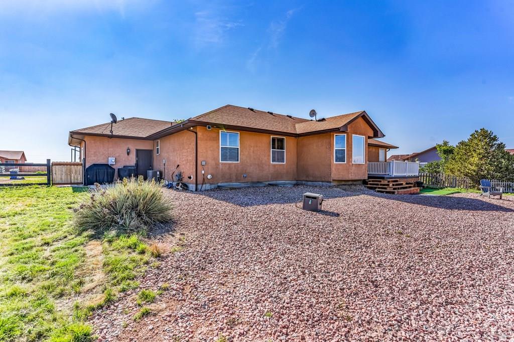 1237 N Stratton Dr