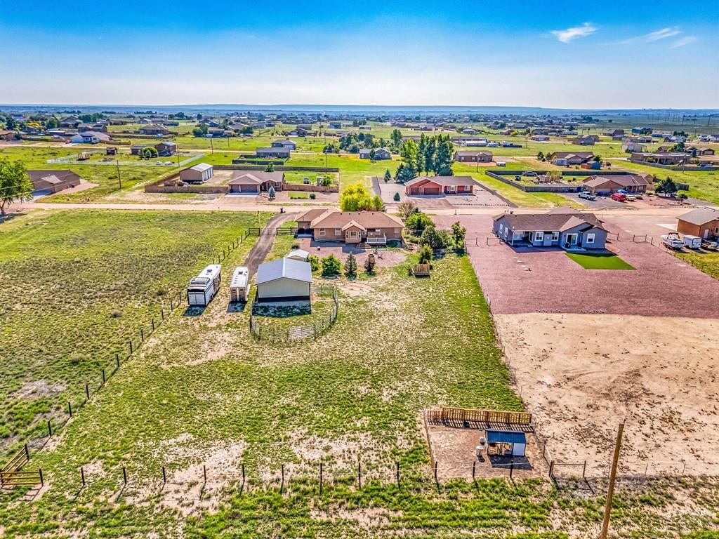 1237 N Stratton Dr