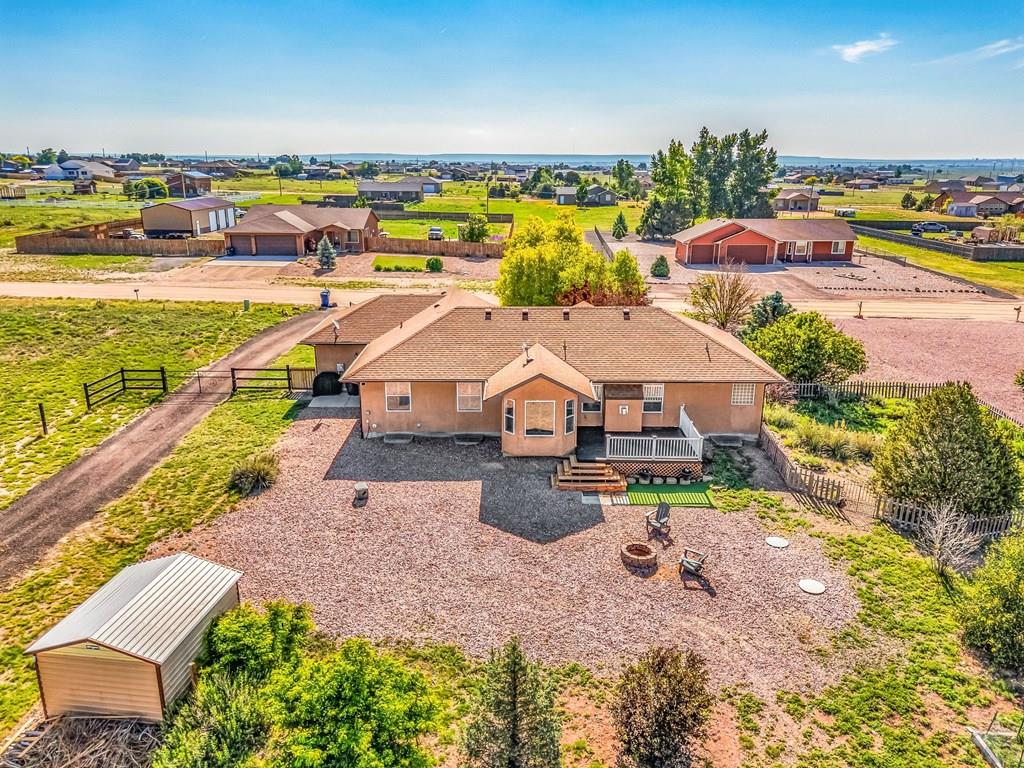 1237 N Stratton Dr