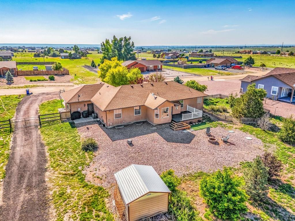 1237 N Stratton Dr