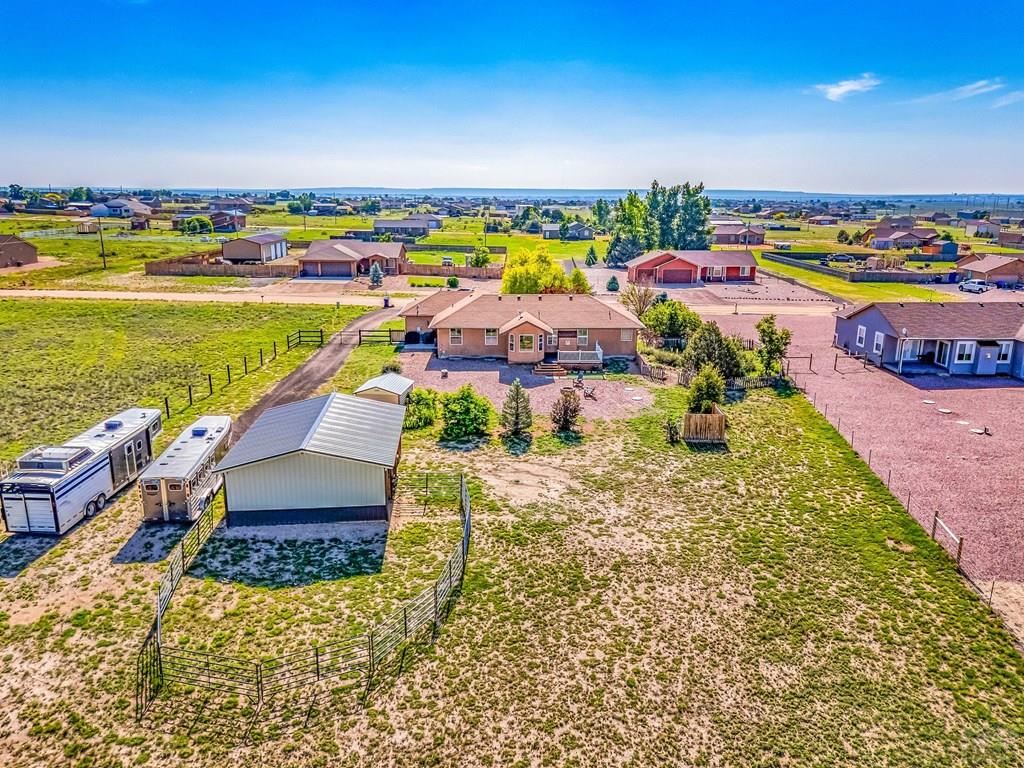 1237 N Stratton Dr