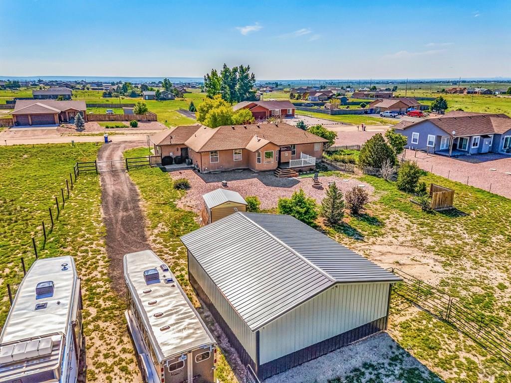 1237 N Stratton Dr