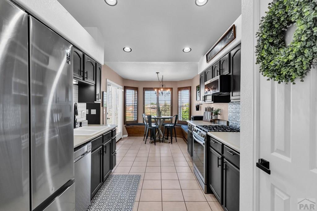 1237 N Stratton Dr