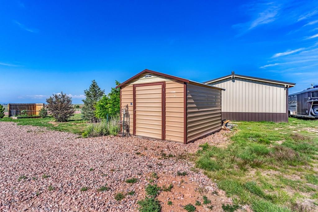 1237 N Stratton Dr