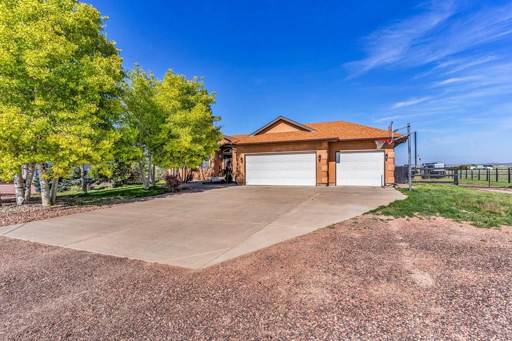 1237 N Stratton Dr