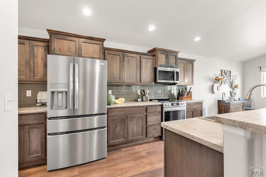 1319 N Dailey Dr