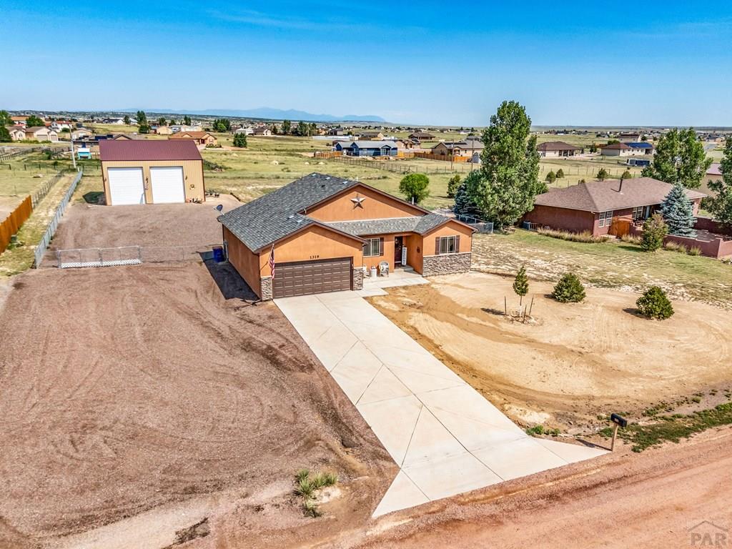 1319 N Dailey Dr
