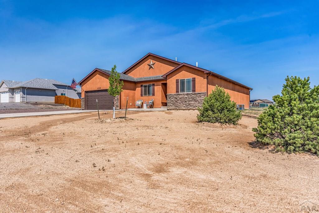1319 N Dailey Dr