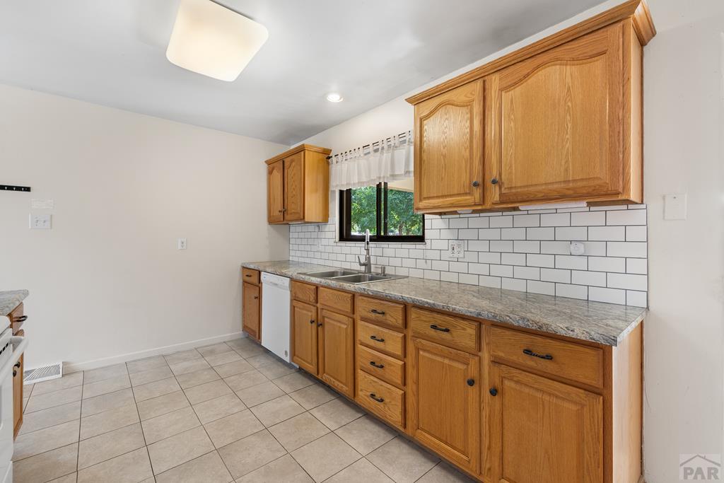 80 Stanford Ave