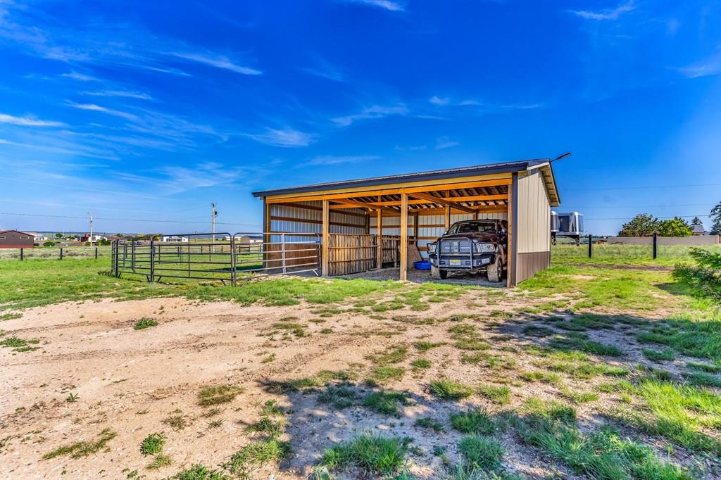 1237 N Stratton Dr