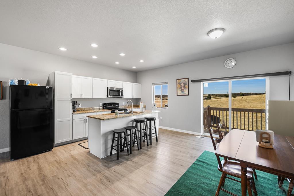 5851 Lakeview Circle