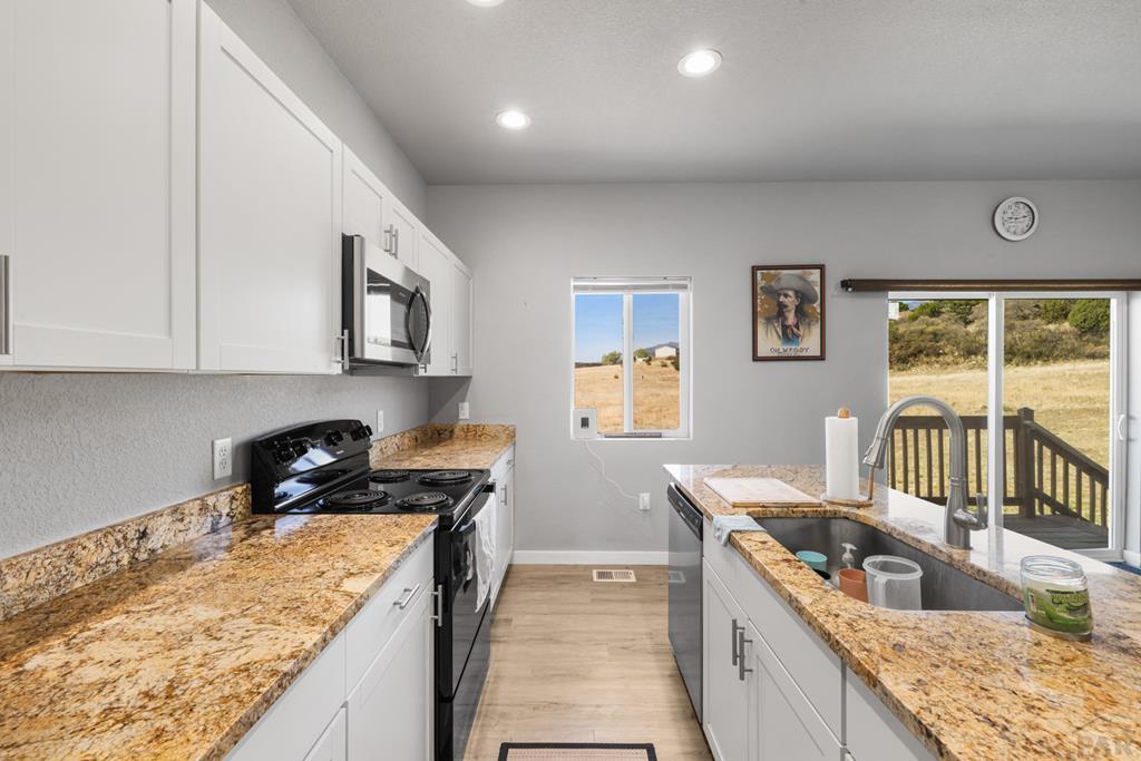 5851 Lakeview Circle