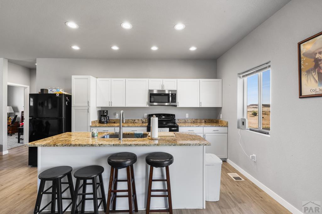 5851 Lakeview Circle