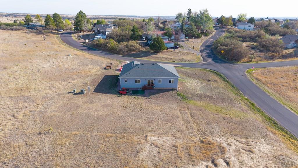 5851 Lakeview Circle