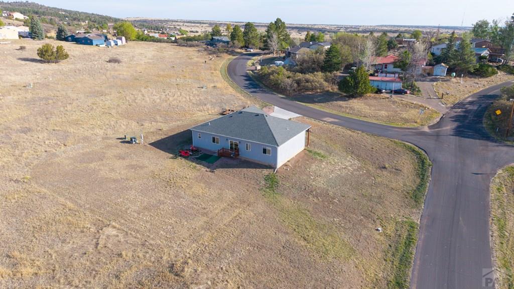 5851 Lakeview Circle