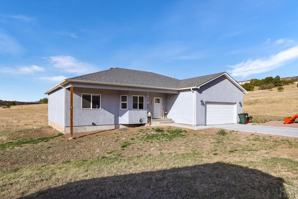 5851 Lakeview Circle