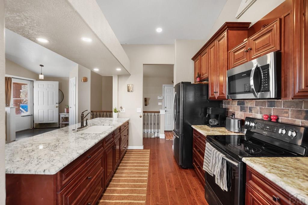 148 S Hacienda Del Sol Dr
