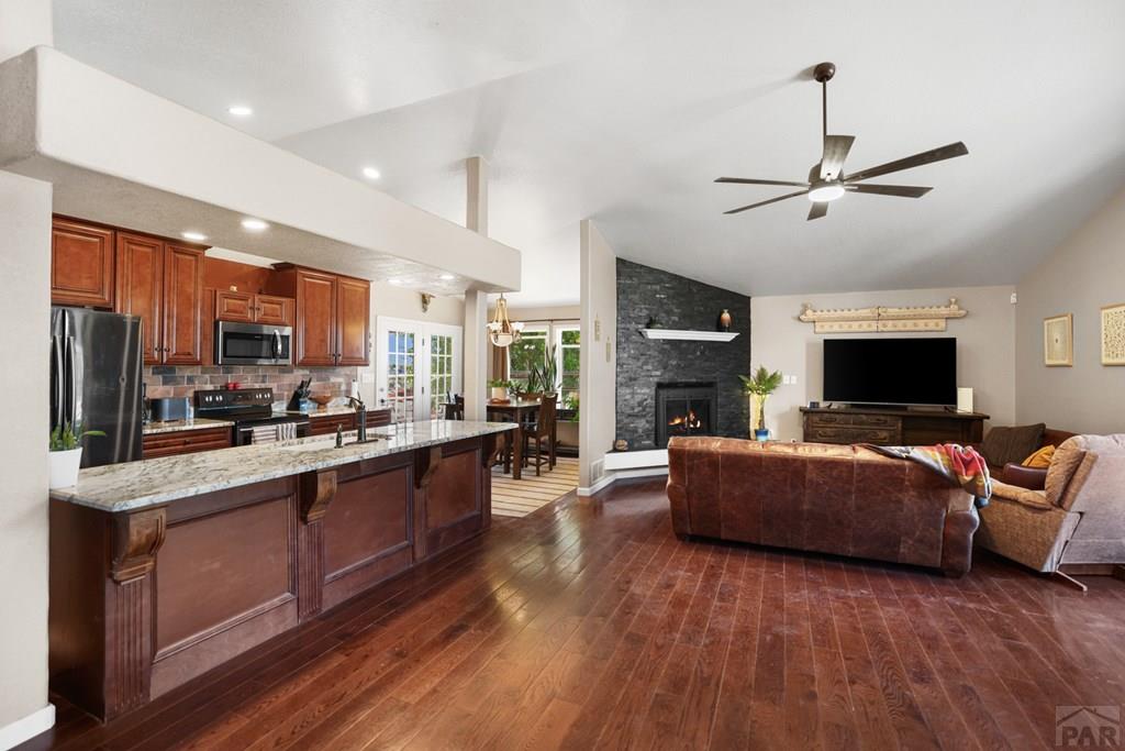 148 S Hacienda Del Sol Dr