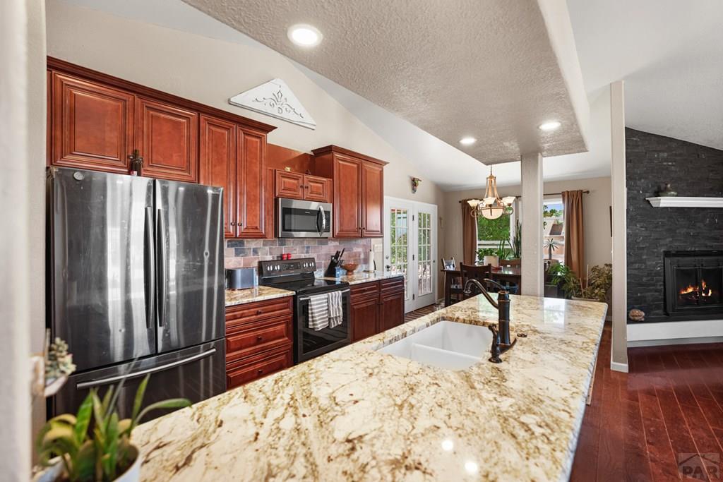 148 S Hacienda Del Sol Dr