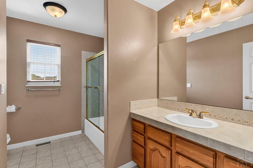 269 W Hahns Peak Ave