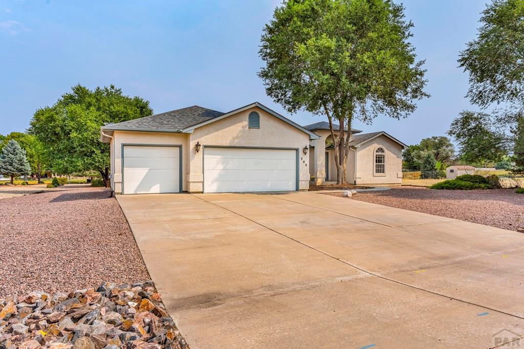 269 W Hahns Peak Ave