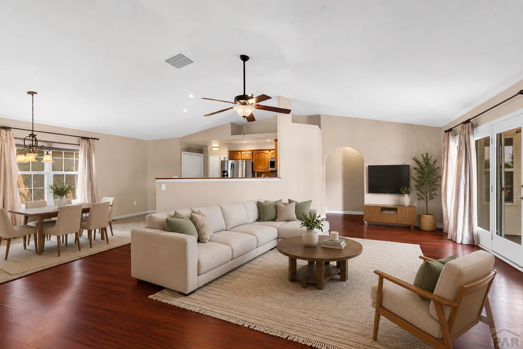 269 W Hahns Peak Ave