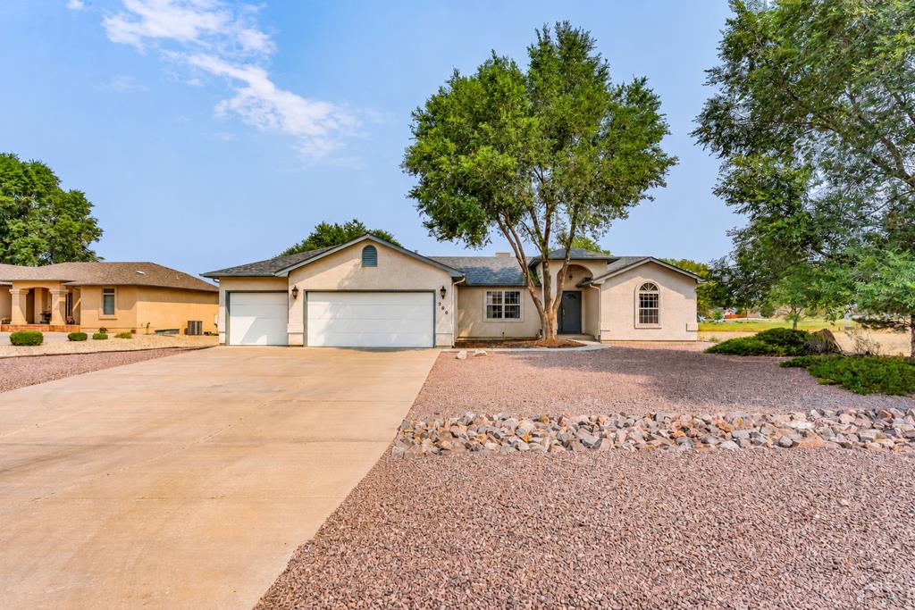 269 W Hahns Peak Ave