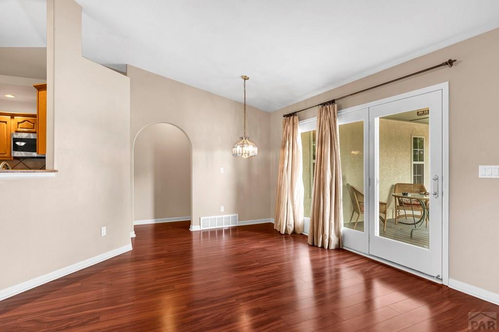 269 W Hahns Peak Ave