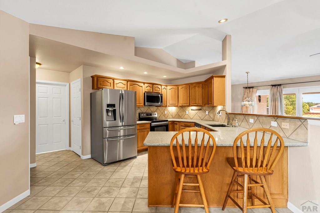 269 W Hahns Peak Ave