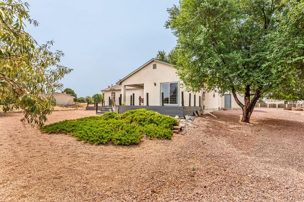 269 W Hahns Peak Ave