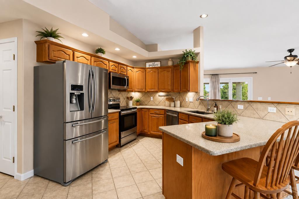 269 W Hahns Peak Ave