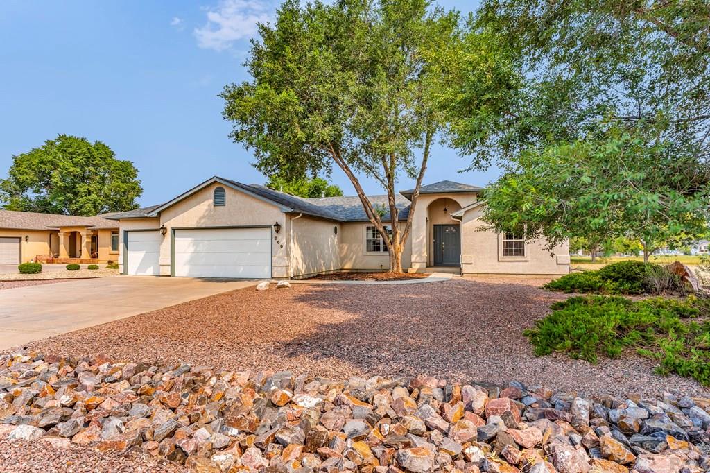 269 W Hahns Peak Ave