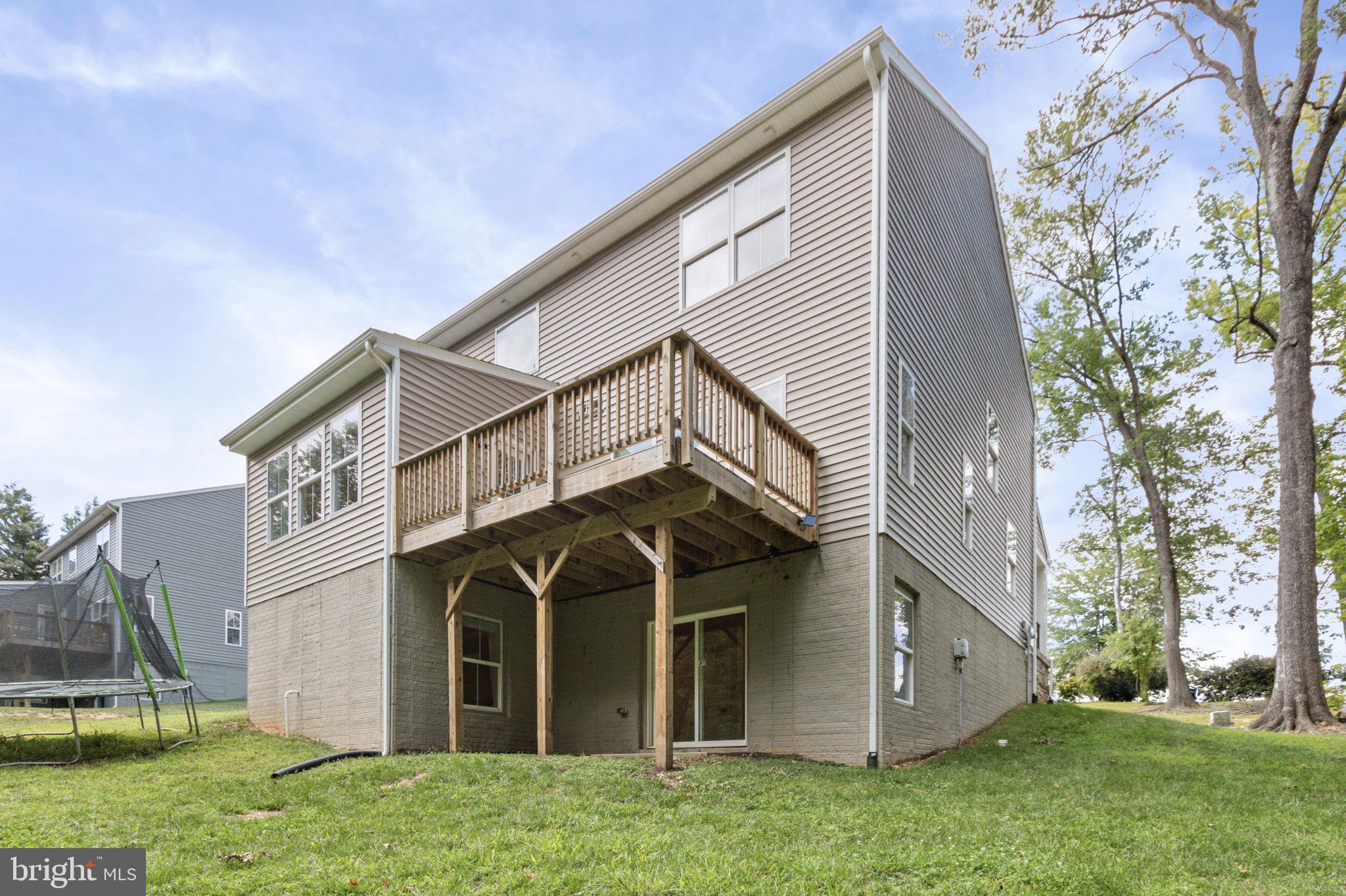 1746 Greenway Dr