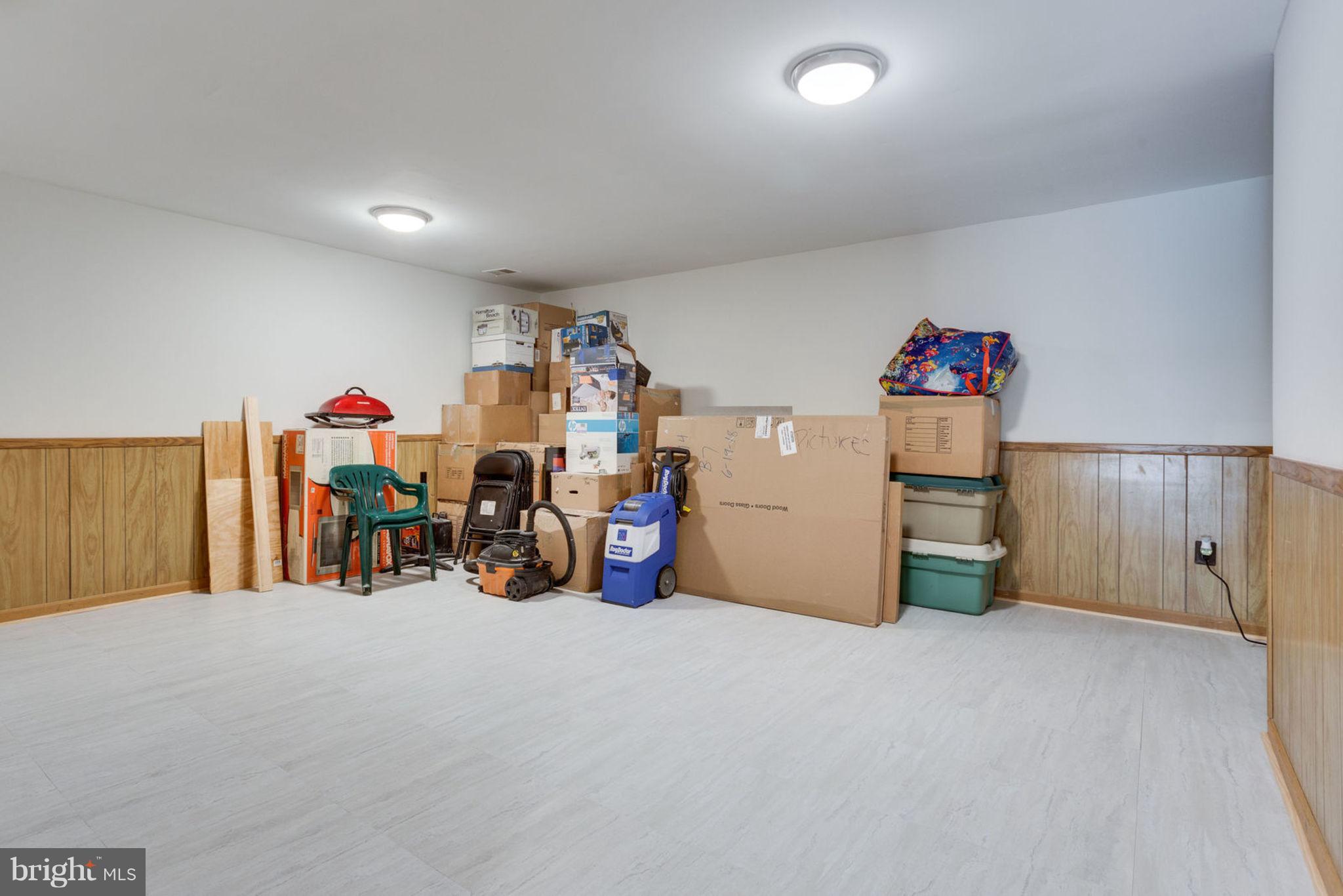 9427 Cherwek Dr