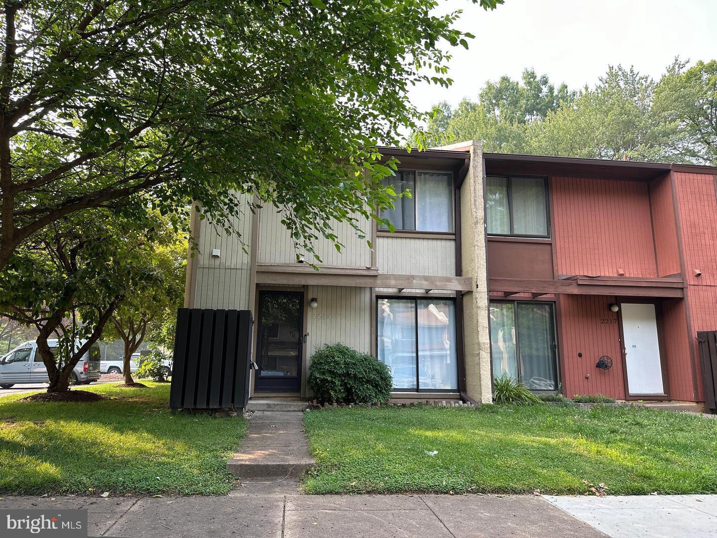 2215 Cartwright Pl