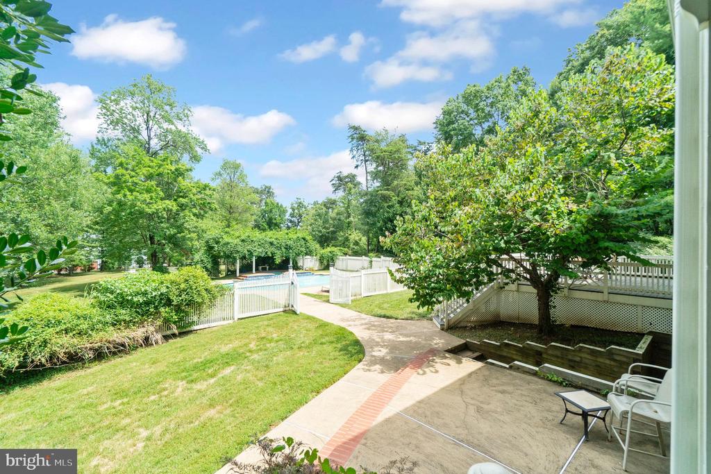 11256 Waples Mill Rd