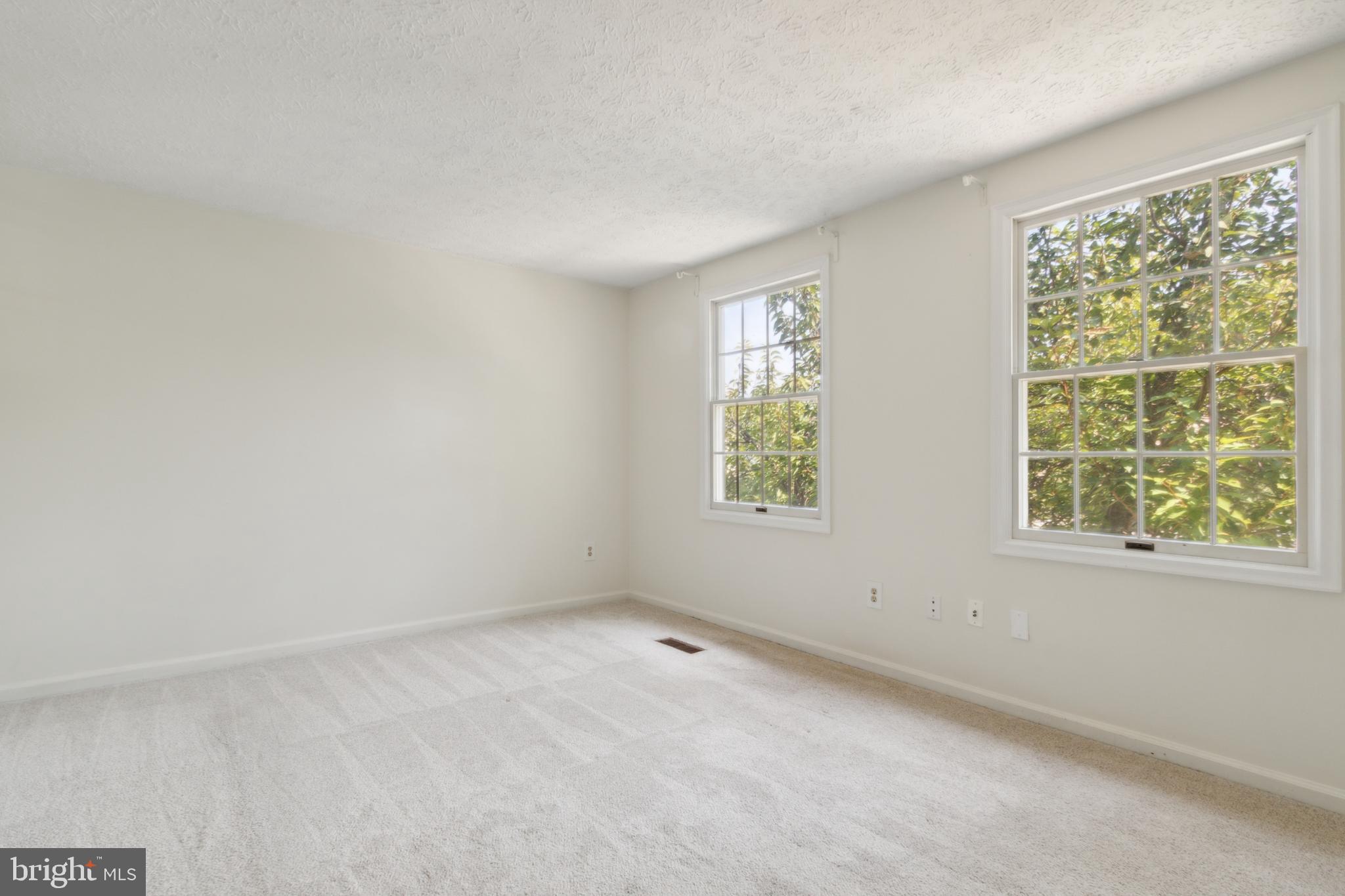 8483 AURORA CT