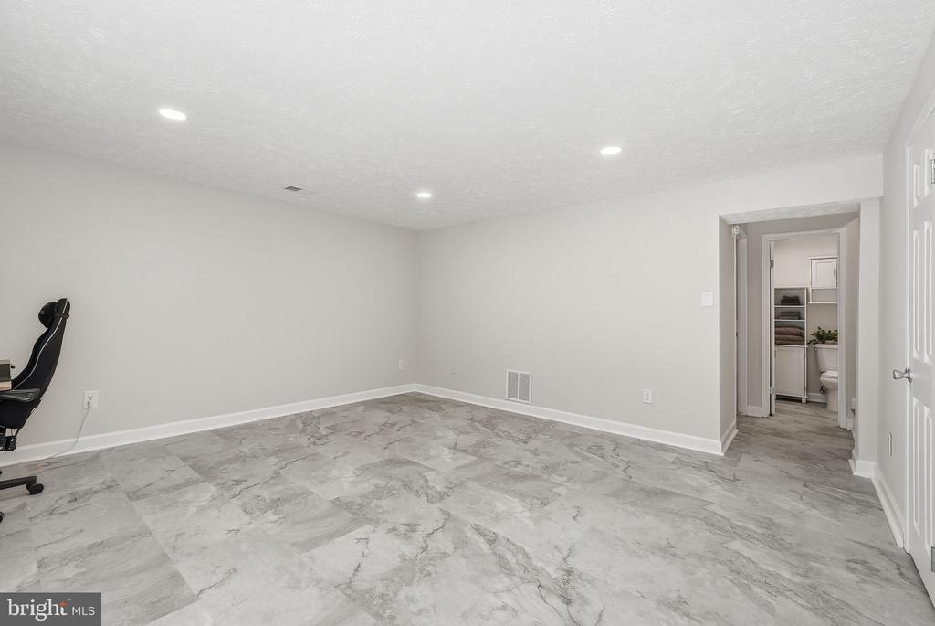 4905 SUGAR MAPLE LANE