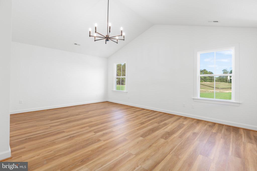 1365 Mountain View Rd