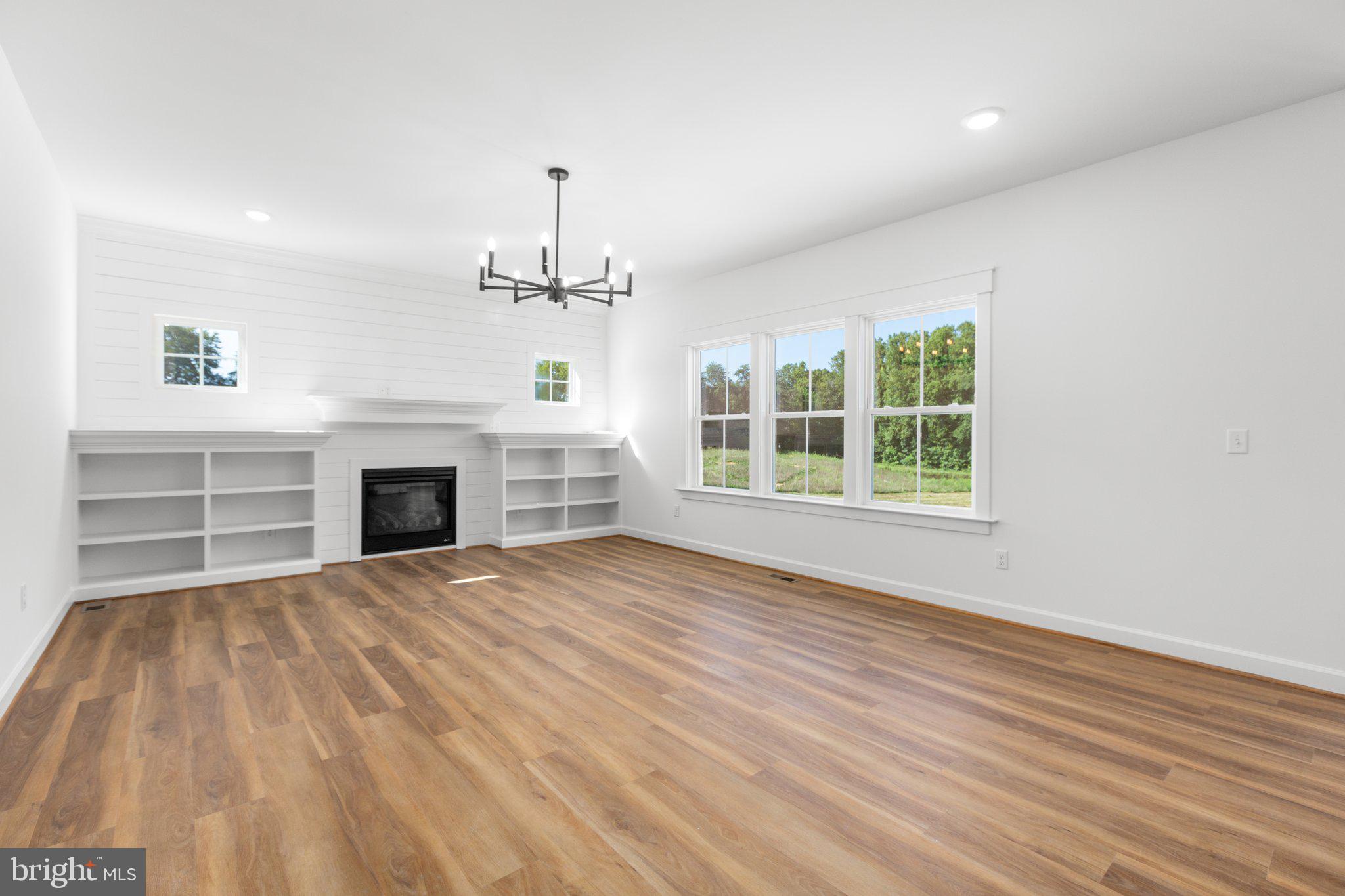 1365 Mountain View Rd
