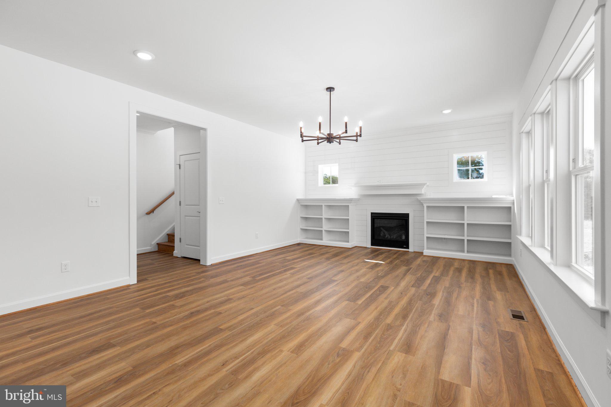 1365 Mountain View Rd