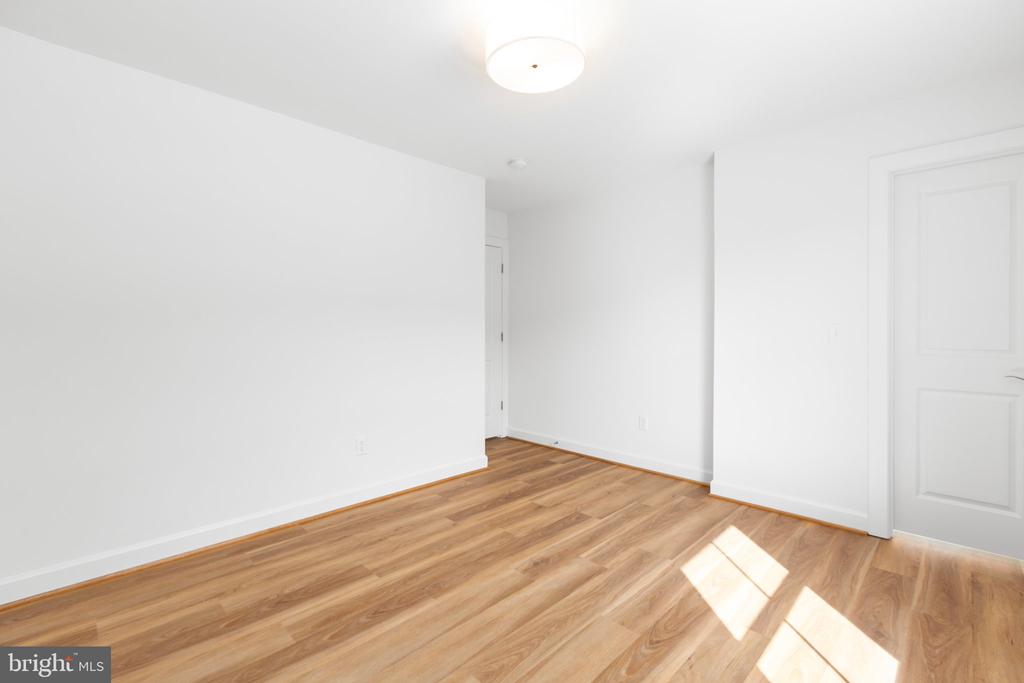 1365 Mountain View Rd