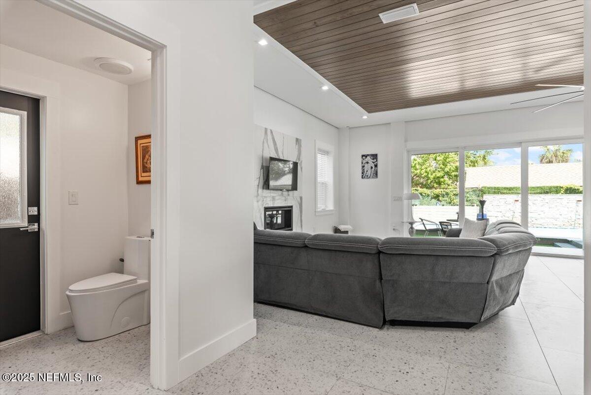 211 BELVEDERE Street