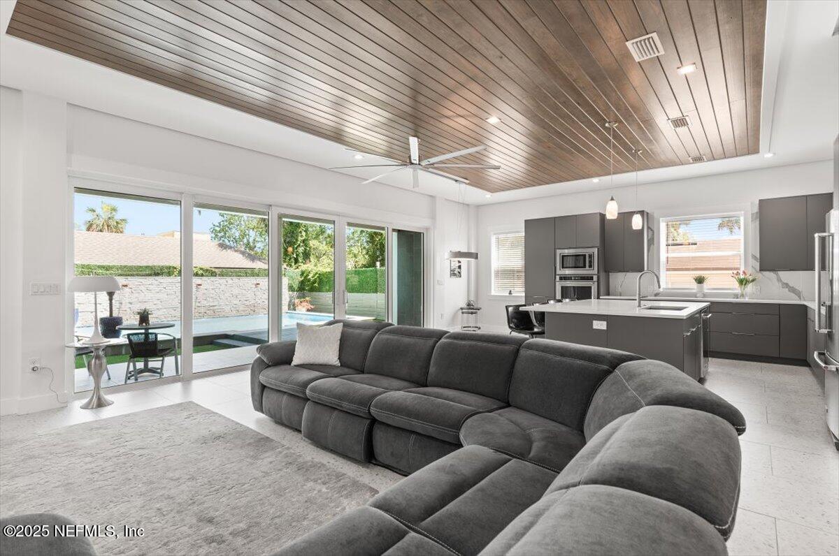 211 BELVEDERE Street