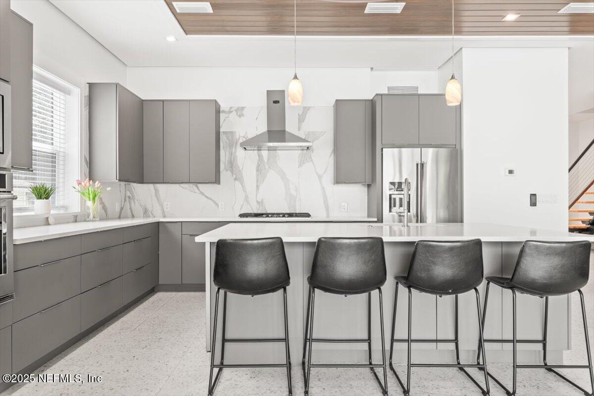 211 BELVEDERE Street