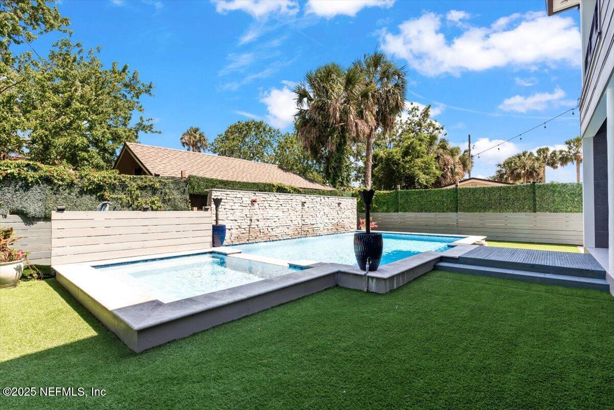 211 BELVEDERE Street