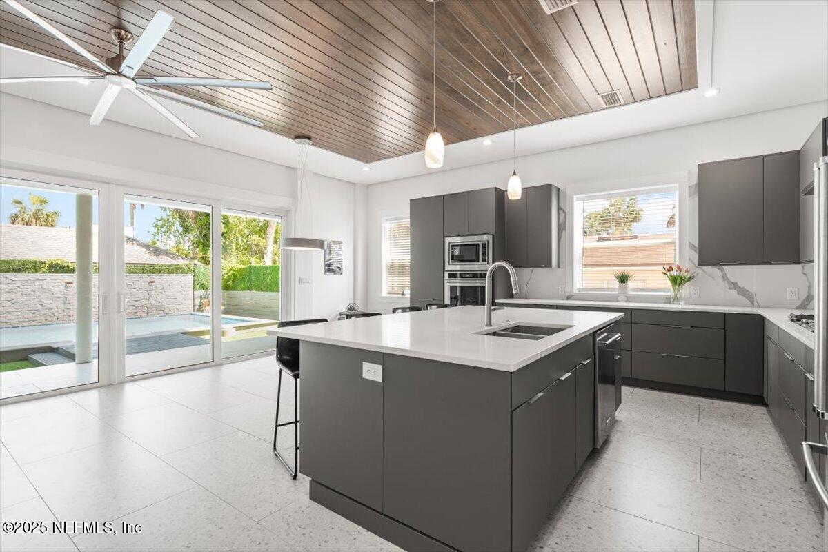 211 BELVEDERE Street