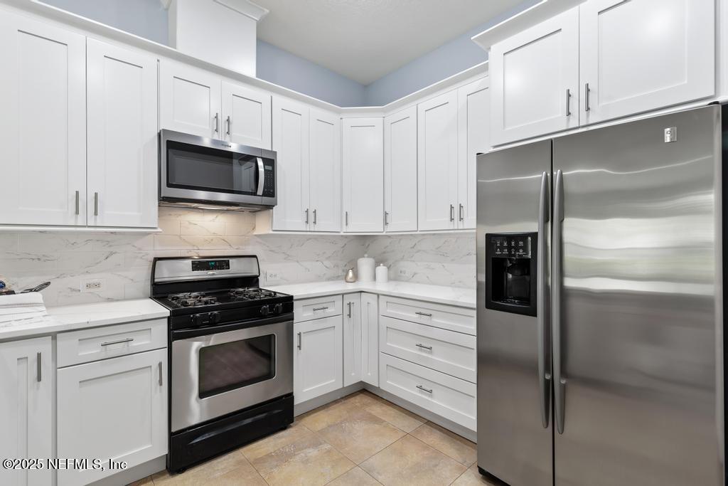 902 EAGLE POINT Drive, St. Augustine