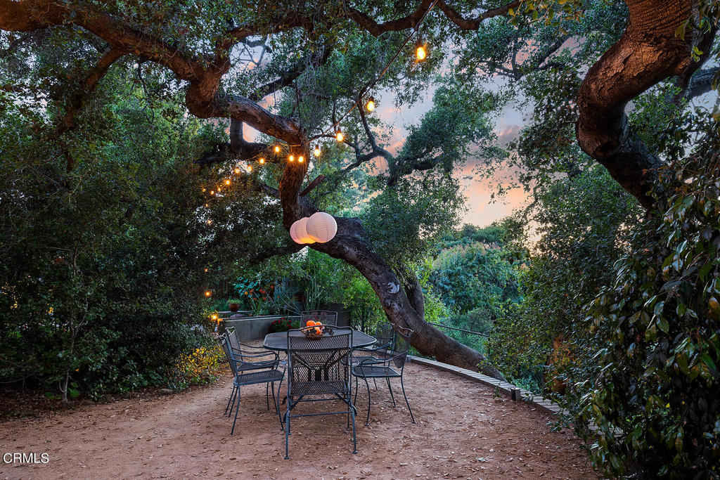 1825 Cerro Gordo Street