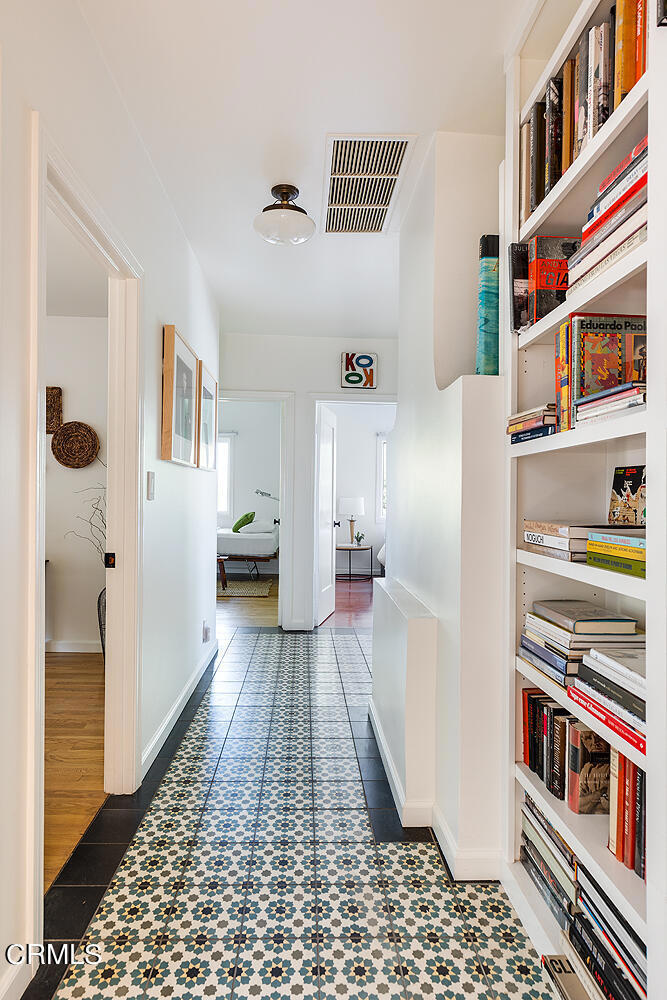 1825 Cerro Gordo Street